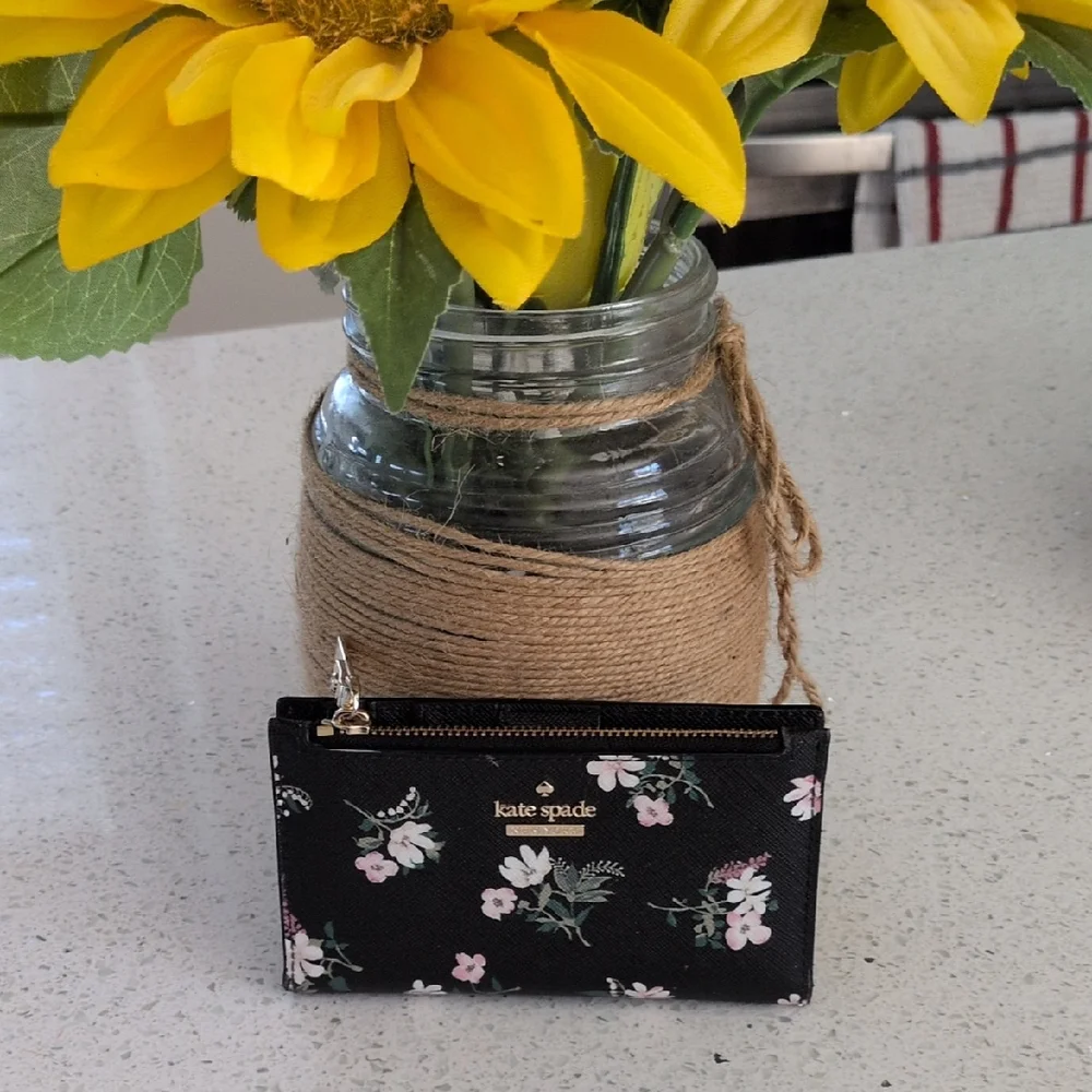 Kate Spade Black Floral Card Zip Wallet